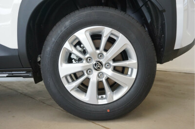 Toyota-Yaris Cross-4