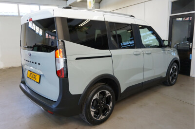 Ford-Tourneo-1